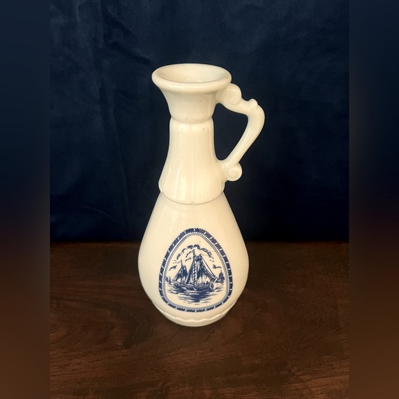 Vintage Liquor Bottle Federal Law Forbids Sale Re-use Pitcher Sailboats Windmill - Picture 2 of 7